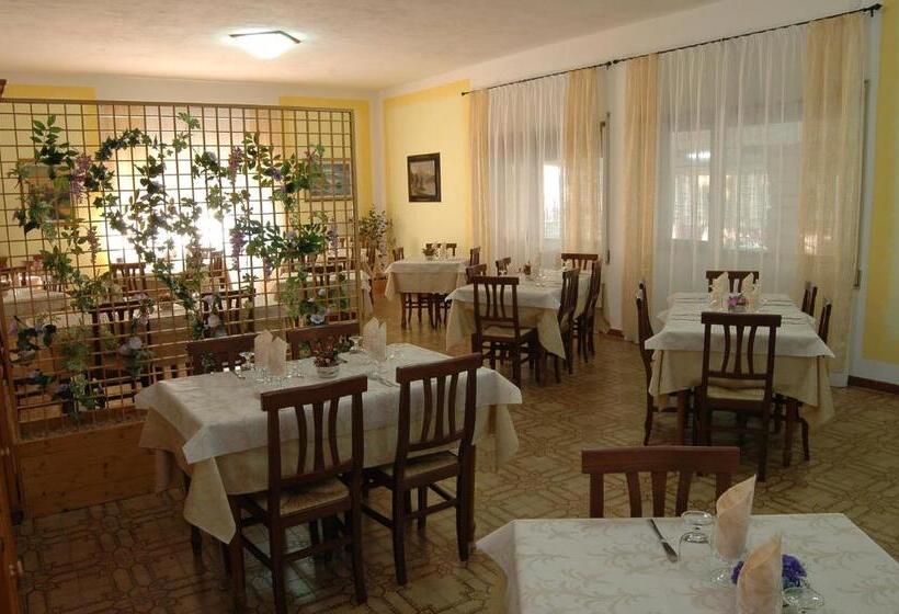 ホテル Mediterraneo