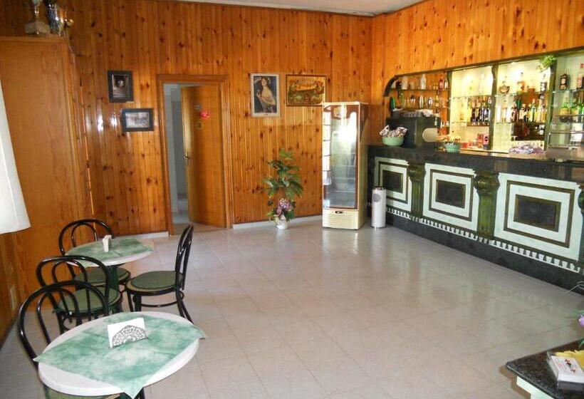 ホテル Mediterraneo