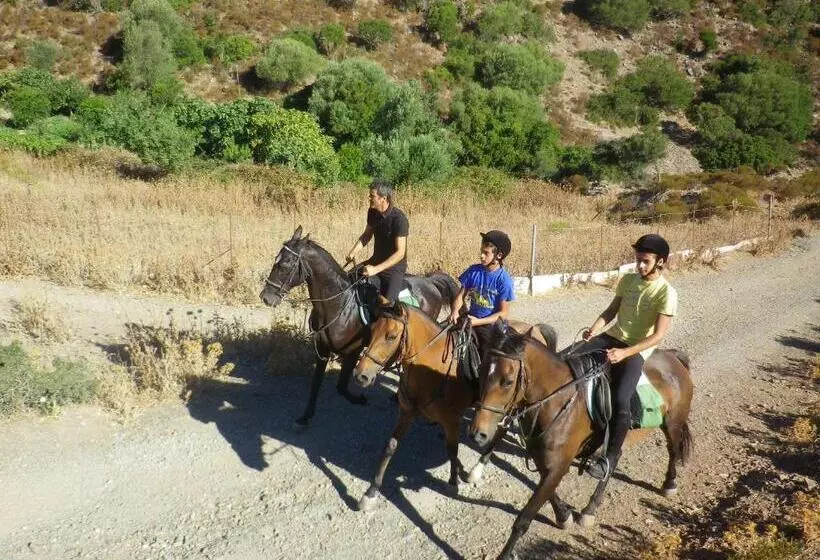 Aamiaismajoitus (B&B) Centro Di Turismo Equestre Shangrila