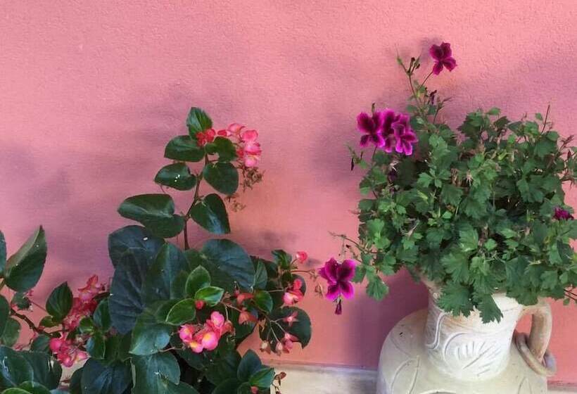 تختخواب و صبحانه Dimora Del Casale