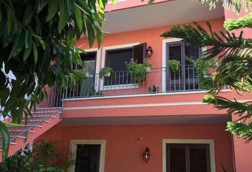 تختخواب و صبحانه Dimora Del Casale