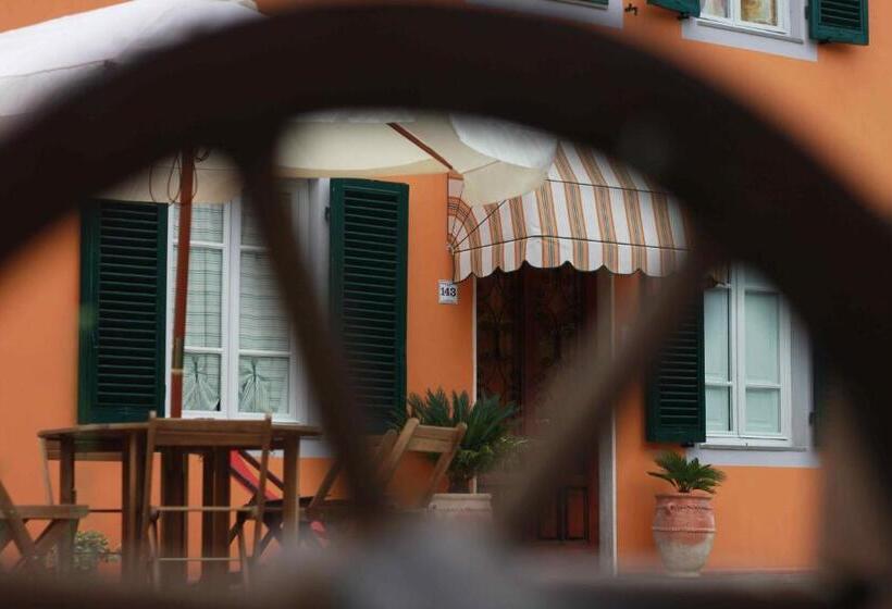 Bed & Breakfast Lucca Fora