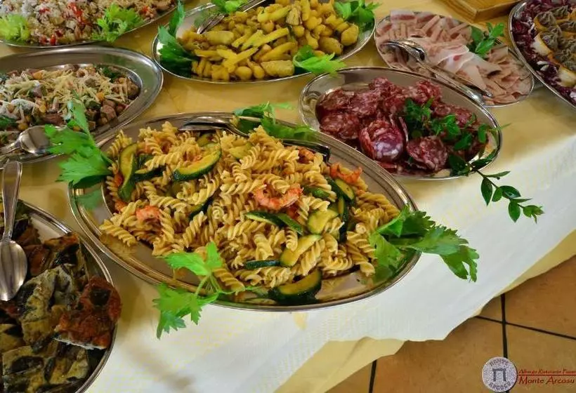 ホテル Albergo Ristorante Pizzeria Monte Arcosu