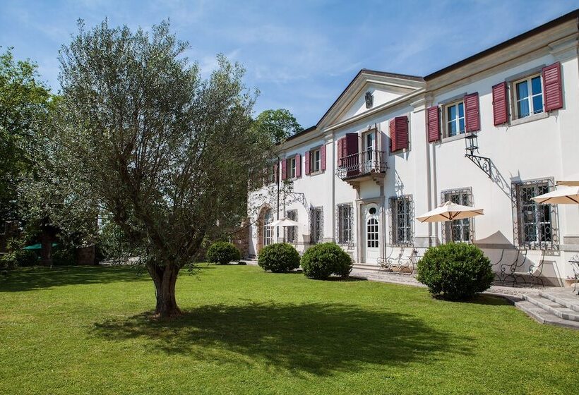 فندق Castello Di Buttrio