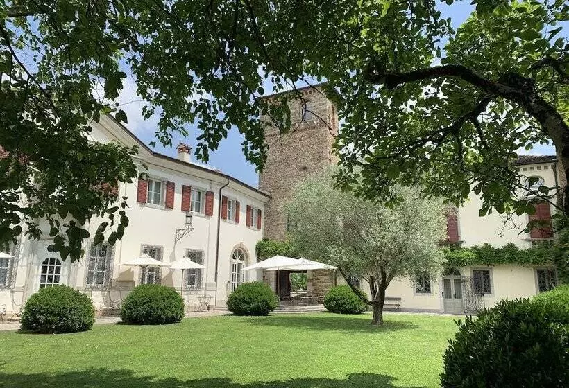 Hotelli Castello Di Buttrio