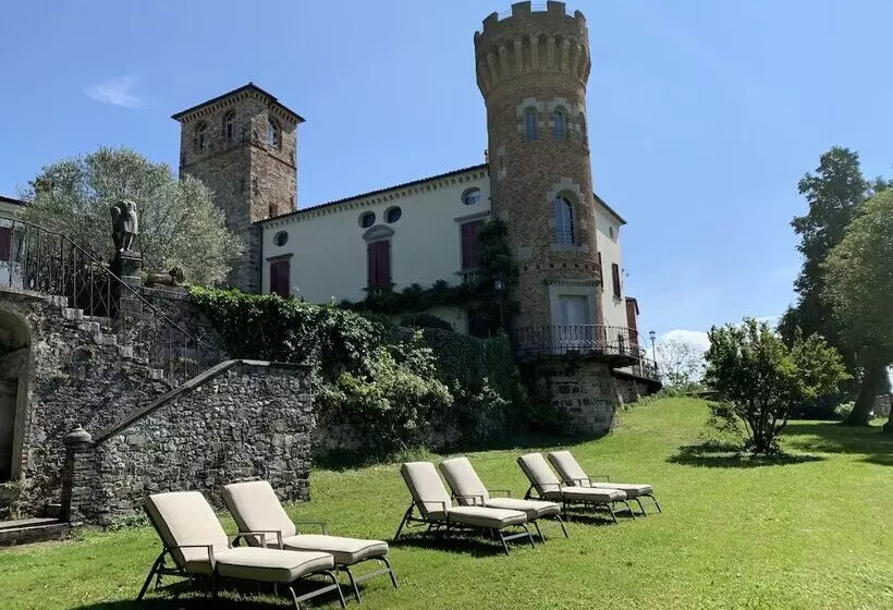 Hotelli Castello Di Buttrio