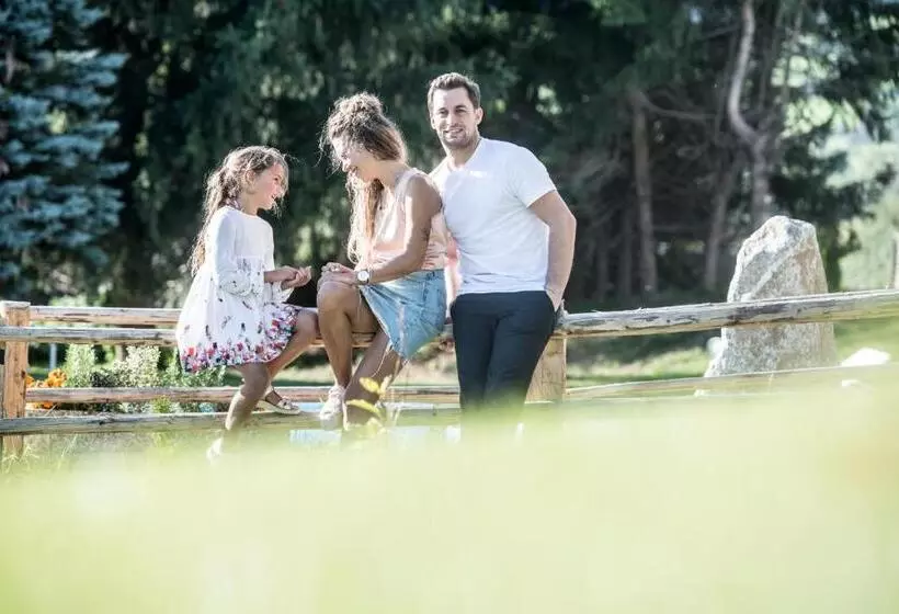 ホテル Chalet Kristall   Dolomites Garden Chalet