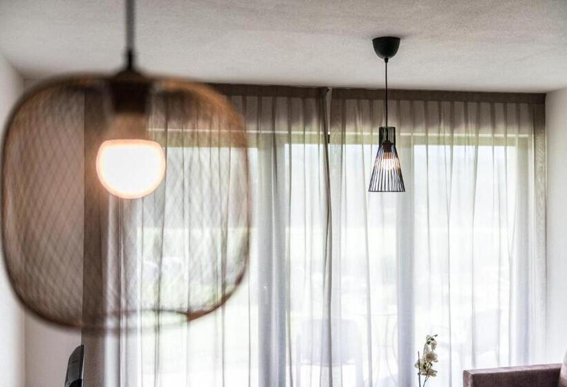 Отель Chalet Kristall   Dolomites Garden Chalet