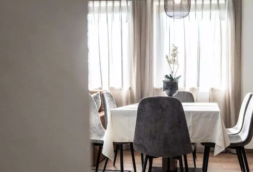 ホテル Chalet Kristall   Dolomites Garden Chalet