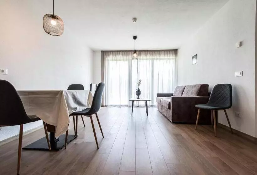 ホテル Chalet Kristall   Dolomites Garden Chalet