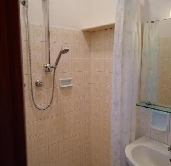 Hotel Devon Rooms & Breakfast