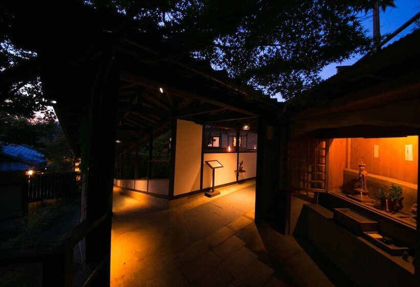 ריוקאן Shukubo Kawaseminoshou   The Kingfisher Resort
