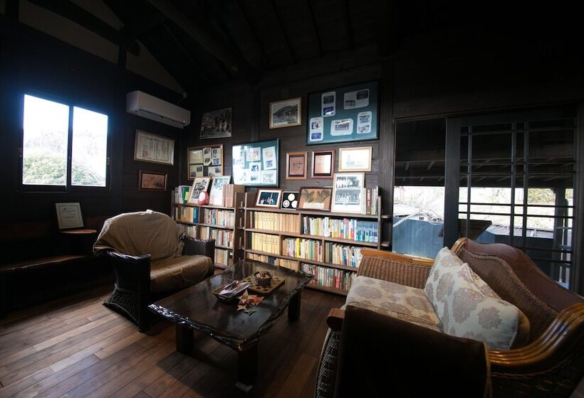 ריוקאן Shukubo Kawaseminoshou   The Kingfisher Resort