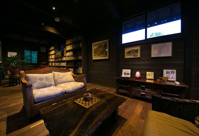 ריוקאן Shukubo Kawaseminoshou   The Kingfisher Resort