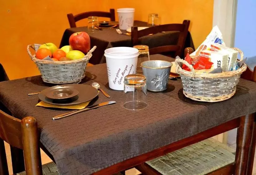 Aamiaismajoitus (B&B) Alloggio La Pesa