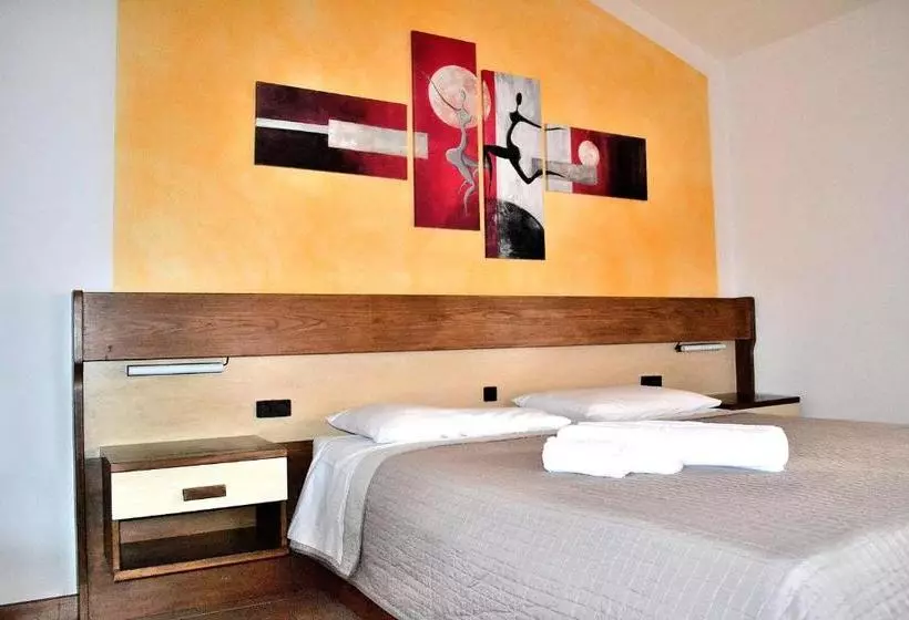 Aamiaismajoitus (B&B) Alloggio La Pesa