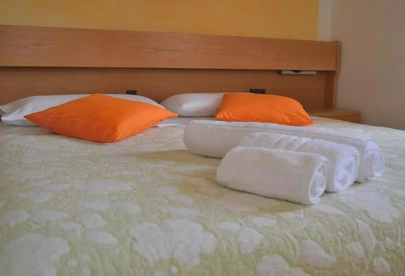 Aamiaismajoitus (B&B) Alloggio La Pesa