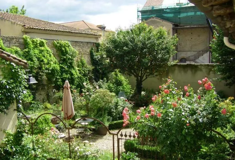 Aamiaismajoitus (B&B) La Maison Tupinier