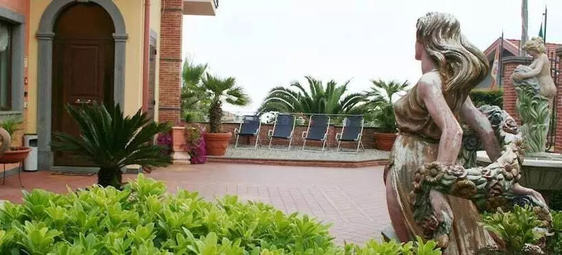 ベッドアンドブレックファースト Villa Hirschen