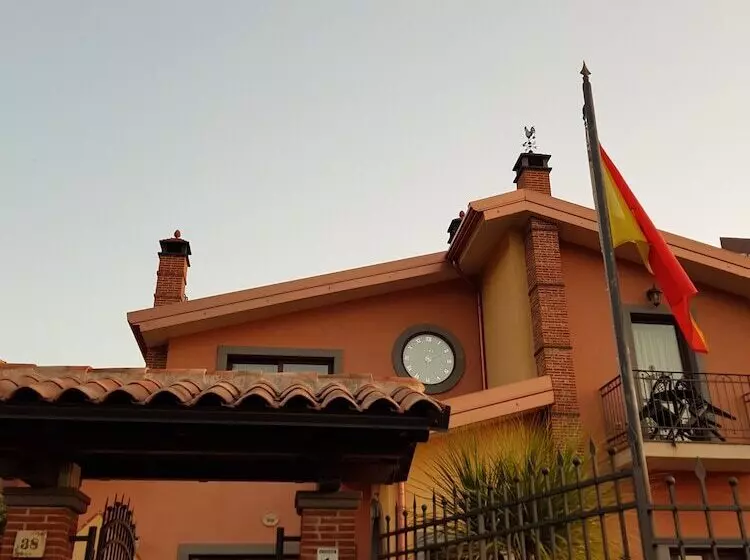 ベッドアンドブレックファースト Villa Hirschen