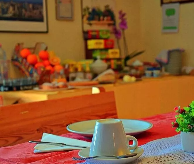 ベッドアンドブレックファースト Villa Hirschen