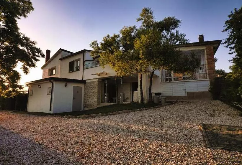 Aamiaismajoitus (B&B) Villa Tamara Country & Spa Suites