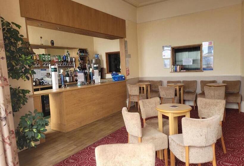 בית מלון כפרי Cavendish