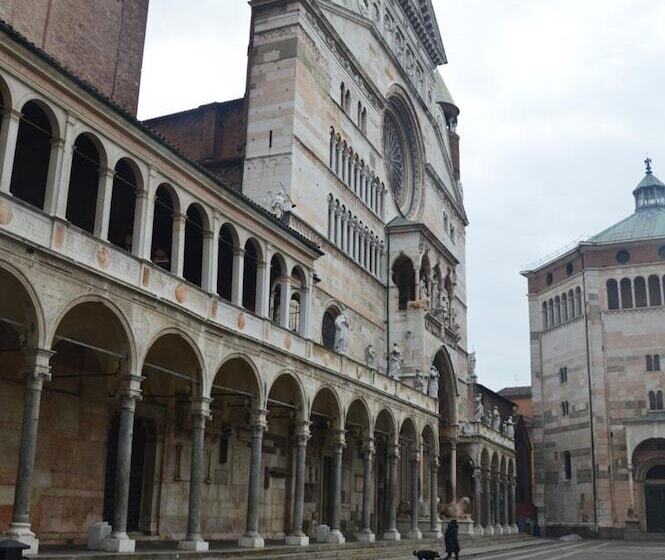 هتل Duomo Cremona