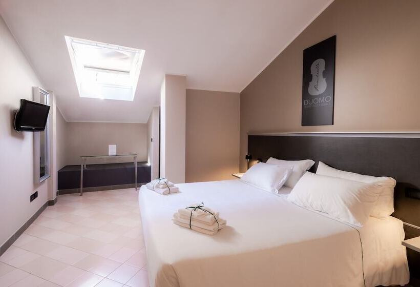 هتل Duomo Cremona