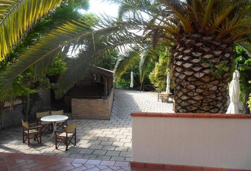 ホテル Fattoria Cerreto