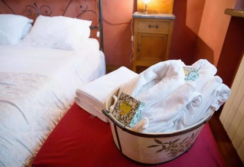 Al Vecchio Fontanile B&b