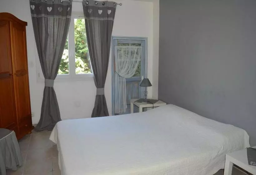 ベッドアンドブレックファースト La Bastide Des Oliviers