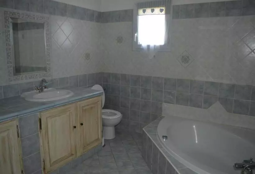 ベッドアンドブレックファースト La Bastide Des Oliviers