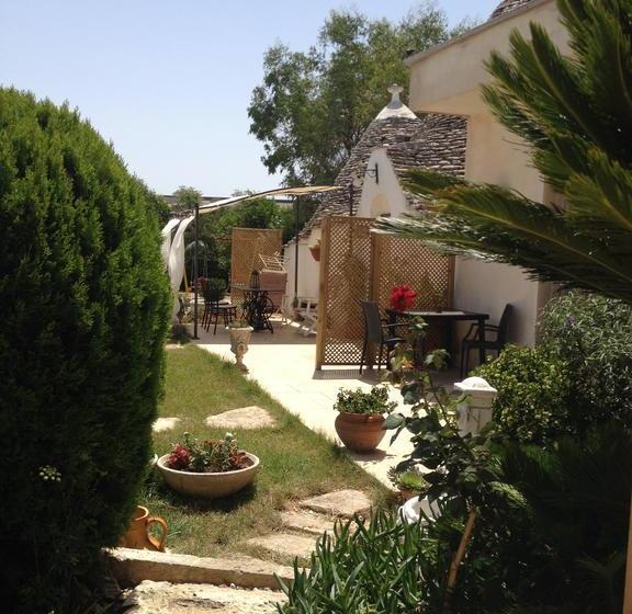 تختخواب و صبحانه Trullicolarossa