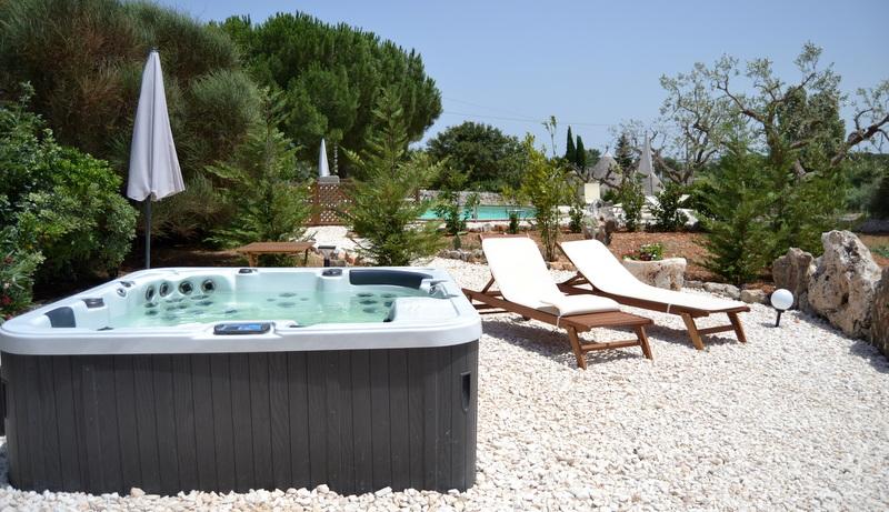 تختخواب و صبحانه Trullicolarossa