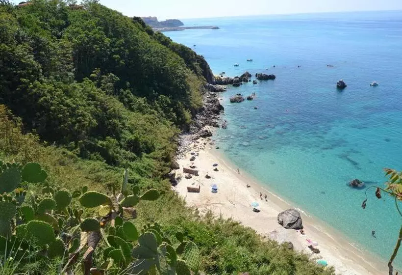 Aamiaismajoitus (B&B) Villa Sofia