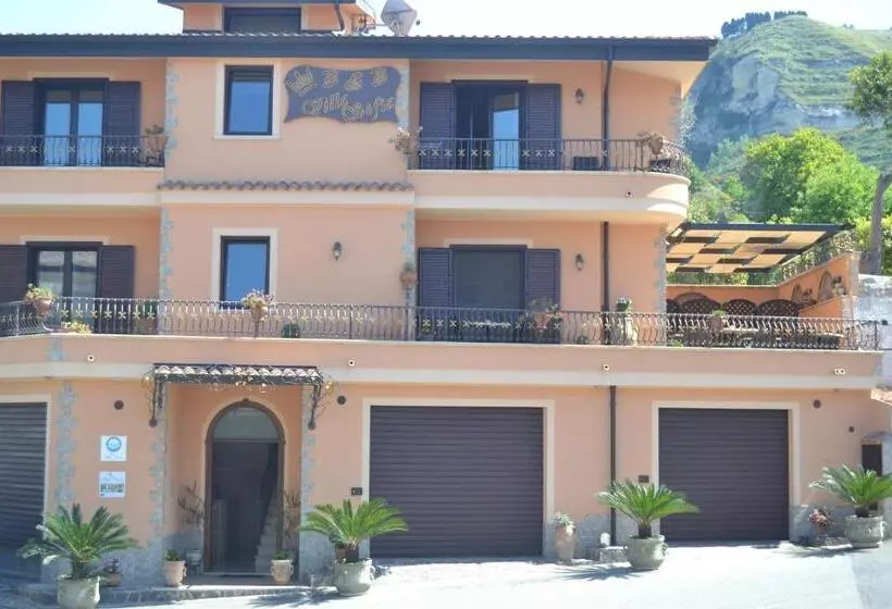 Aamiaismajoitus (B&B) Villa Sofia