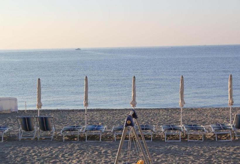 Отель Astigiana & Appartamenti