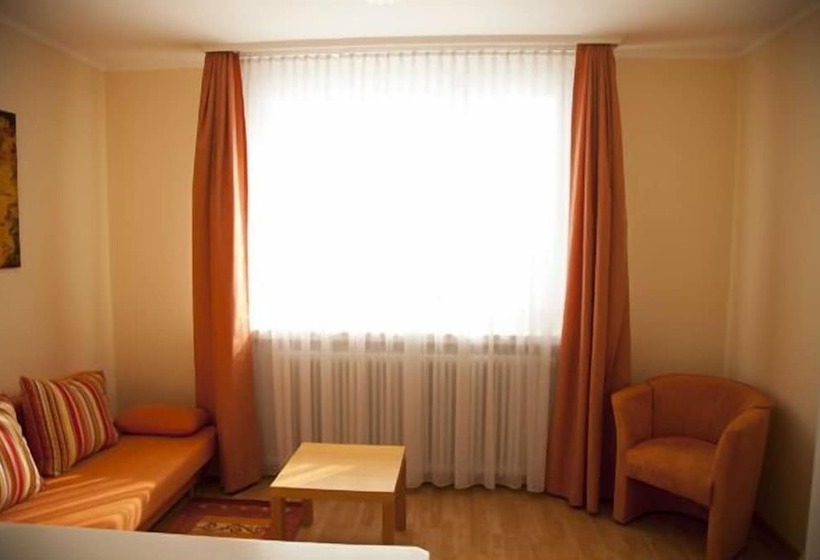 هتل Chamanna Bed & Breakfast