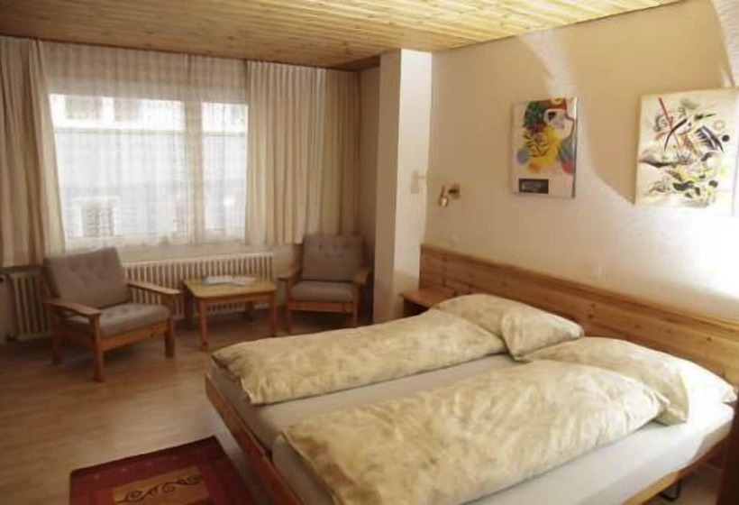 هتل Chamanna Bed & Breakfast