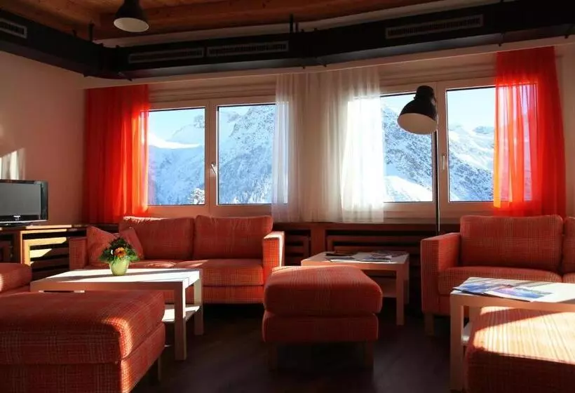هتل Chamanna Bed & Breakfast