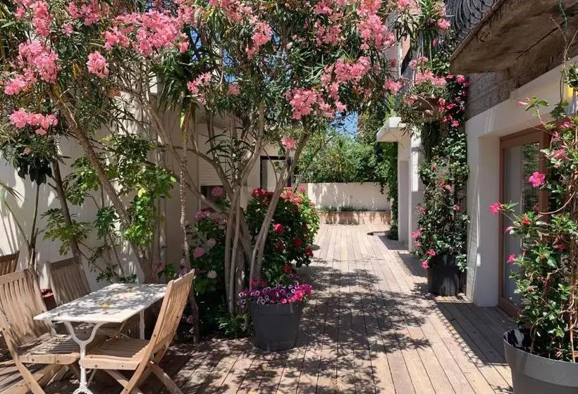 Hotelli Hôtel Le Mistral