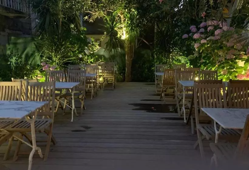 Hotelli Hôtel Le Mistral