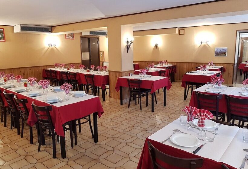 호텔 Hôtel Restaurant De La Jonte