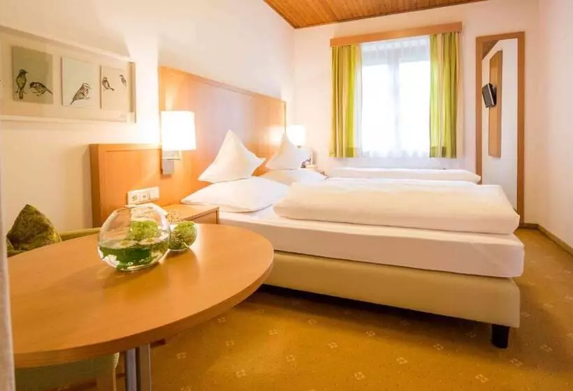 Hotelli Pension An Der Linde