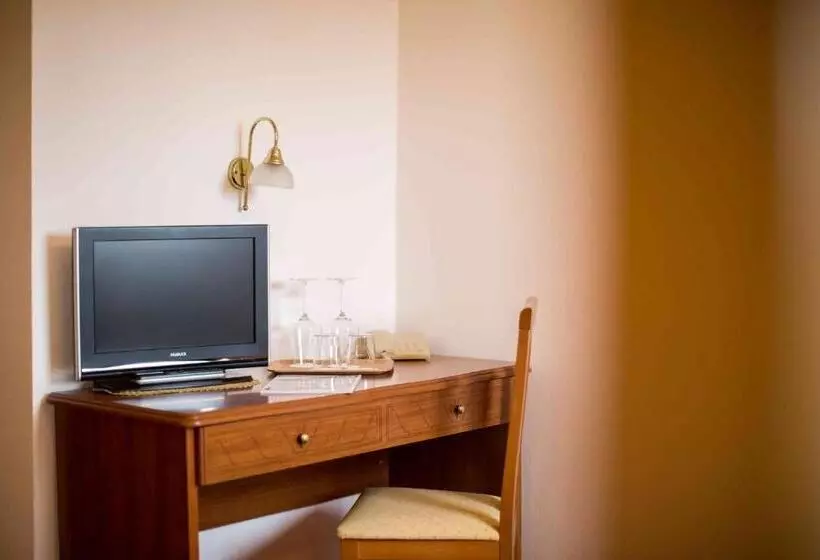 Hotelli Pension An Der Linde