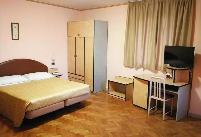 هتل Ristorante Farese