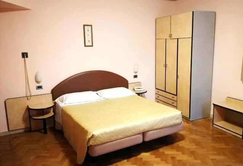 هتل Ristorante Farese