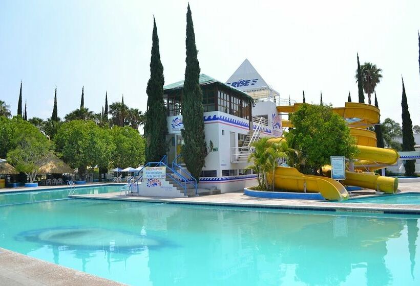 ホテル Splash Inn