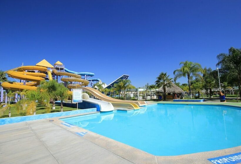 ホテル Splash Inn